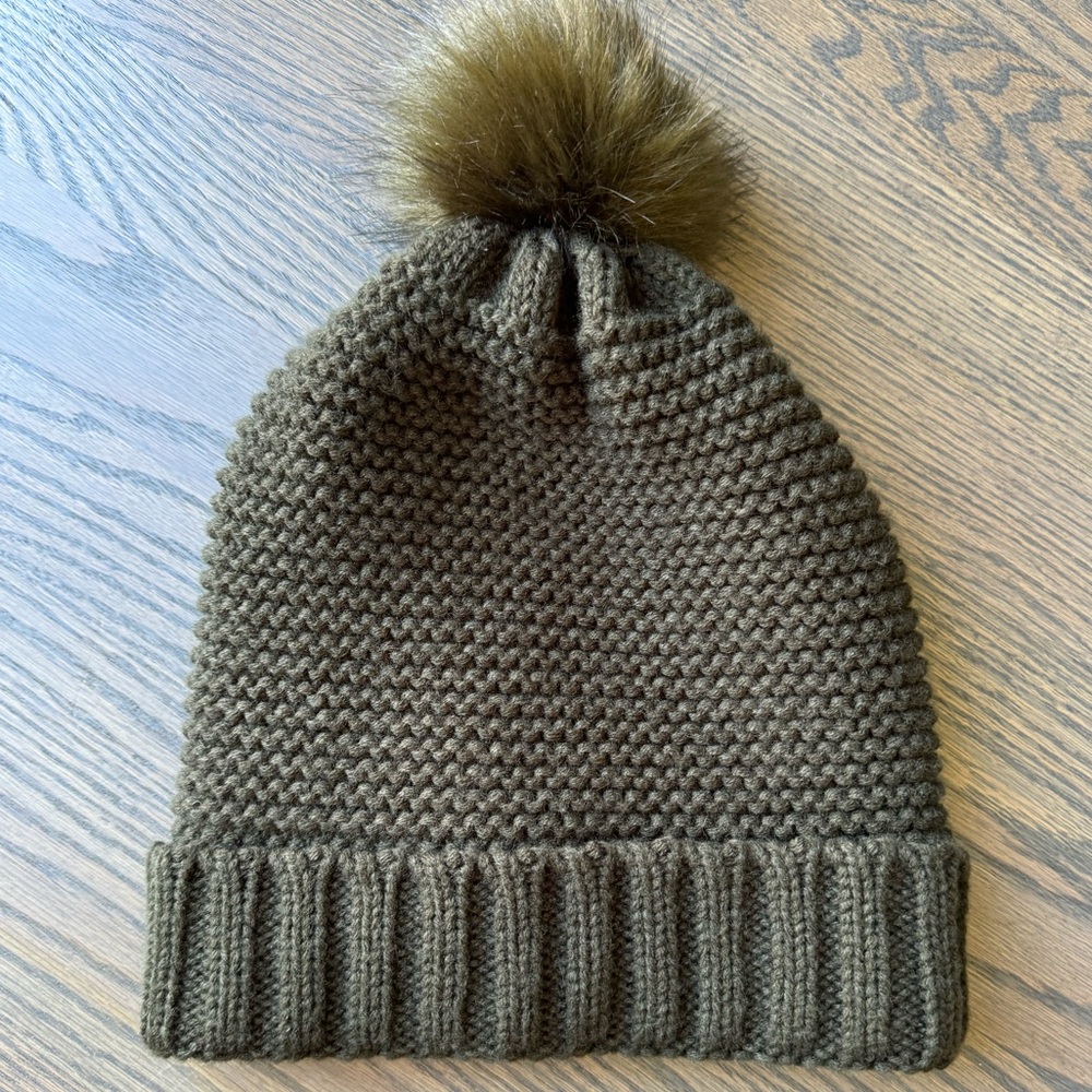 NWOT - Woman’s Chic Soul Stocking Cap. Olive Green. Size: One Size